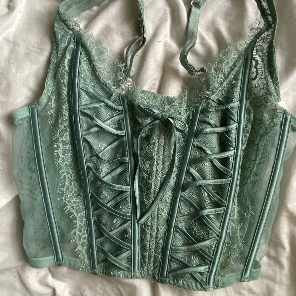sage green vs corset top !!